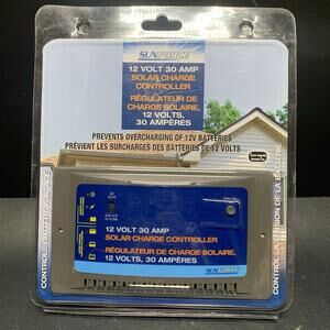 Sunforce 60022 30-Amp 12-Volt Solar Charge Controller Automated Battery Charging